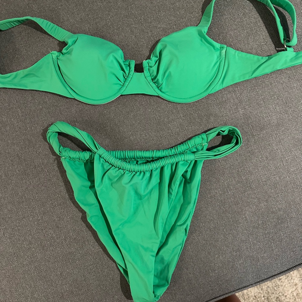 Dippin Daisy’s Green Bikini Set